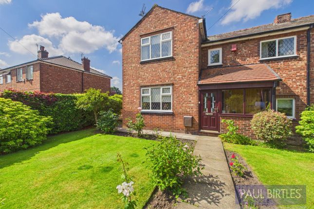 3 bed property, in Broadway, £325,000