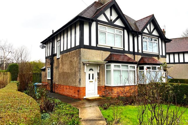 2 bed property, in Willows Avenue, £135,000