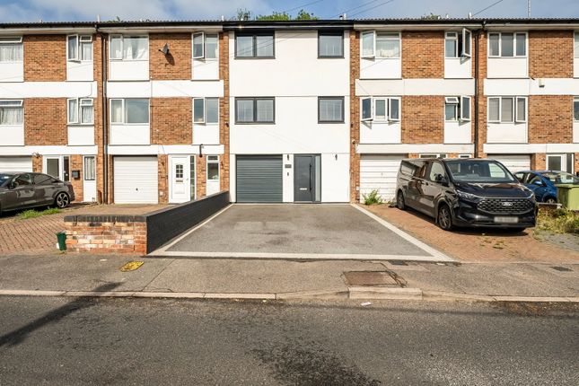 4 bed property, in Kings Road, £499,000