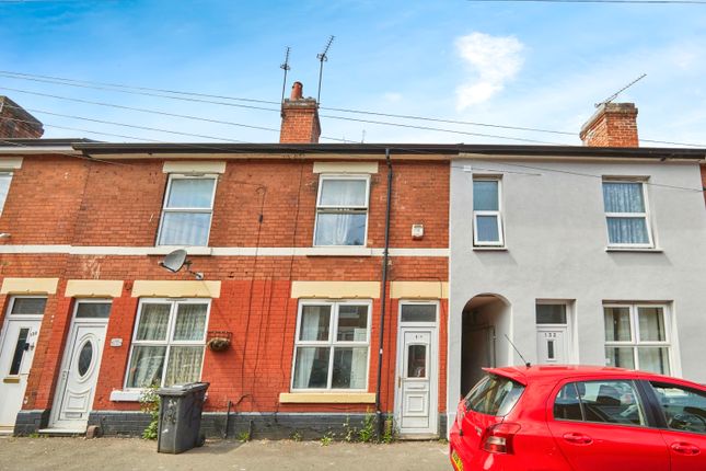 3 bed property, in Leacroft Road, £135,000