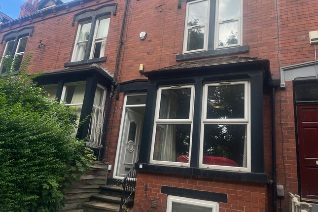 6 bed property, in Langdale Terrace, £280,000