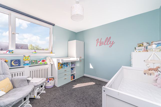 3 bed property, in 9 Northbank Road, £200,000