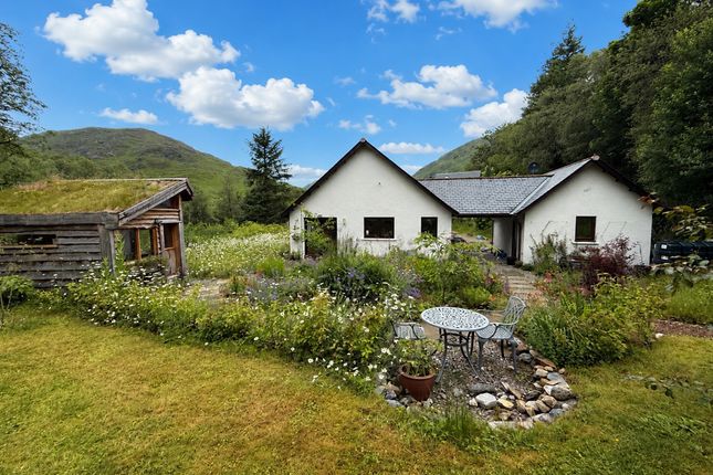 3 bed property, in Glencairn, £455,000