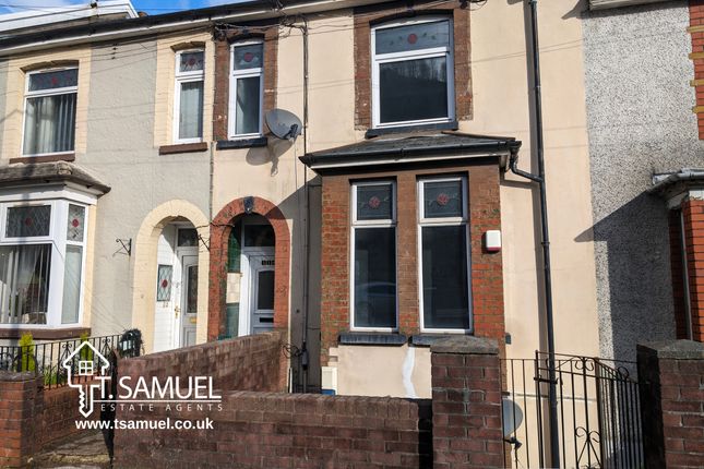 3 bed property, in North Road, £150,000