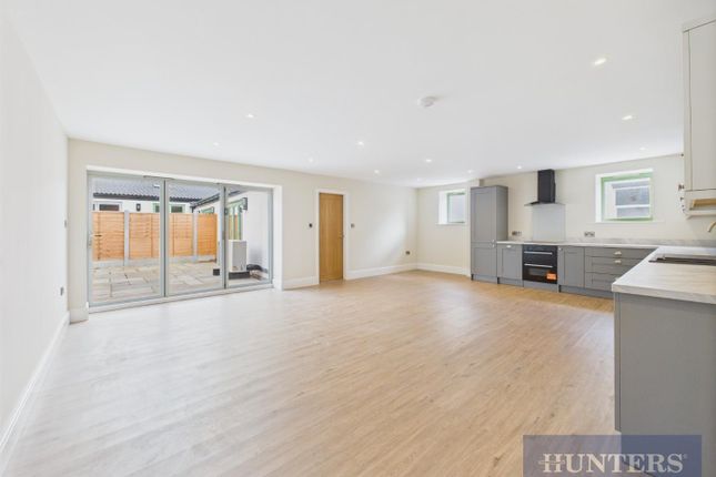 3 bed property, in Foxholes, £265,000