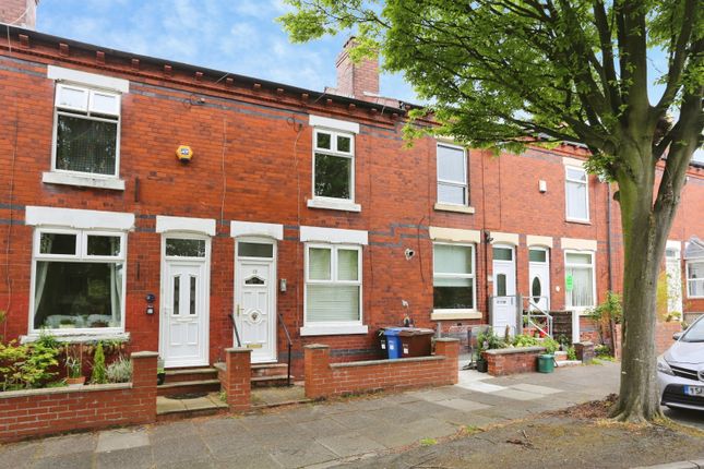2 bed property, in Bardsley Street, £210,000