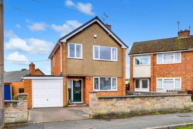 3 bed property, in Julian Close, £250,000