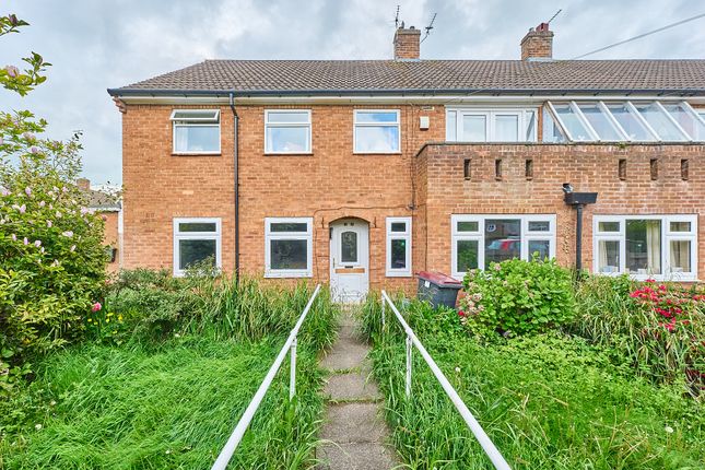 Studio, in 25 Castle Road, £42,000