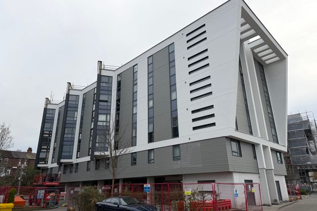 2 bed property, in The Decks, £56,000