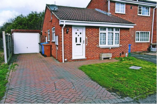 2 bed property, in Wolverley Grange, £174,995