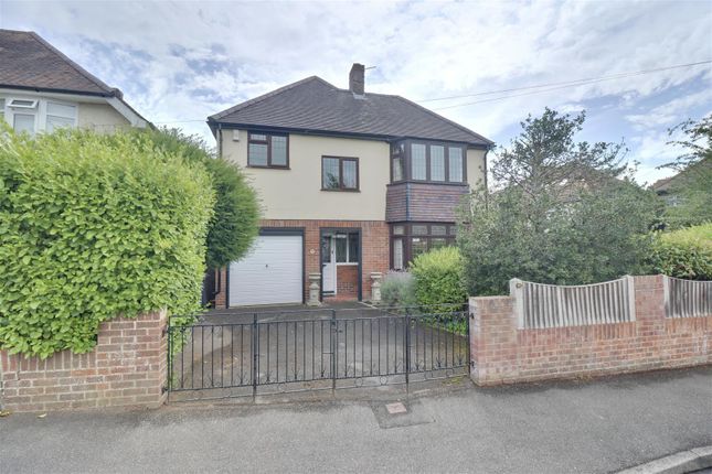 3 bed property, in Mulberry Lane, £525,000