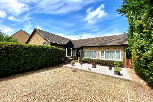 4 bed property, in Clive Close, £800,000