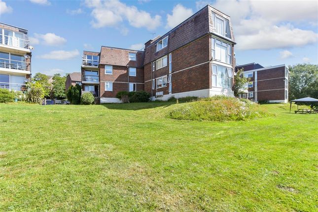 2 bed property, in Station Road, £180,000