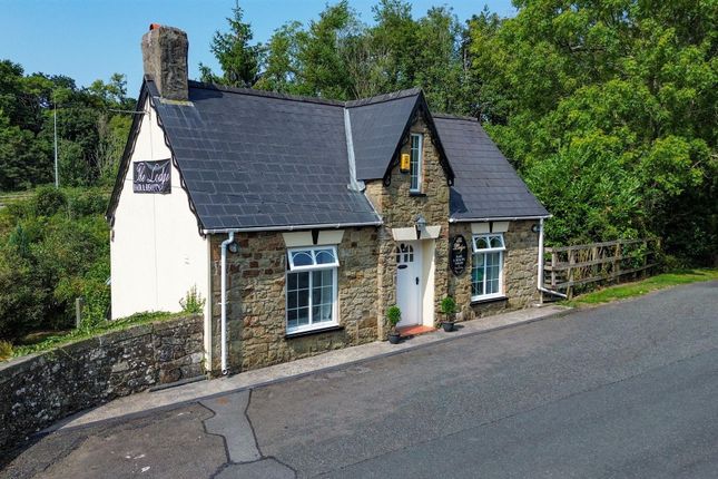 3 bed property, in Narberth Road, £250,000