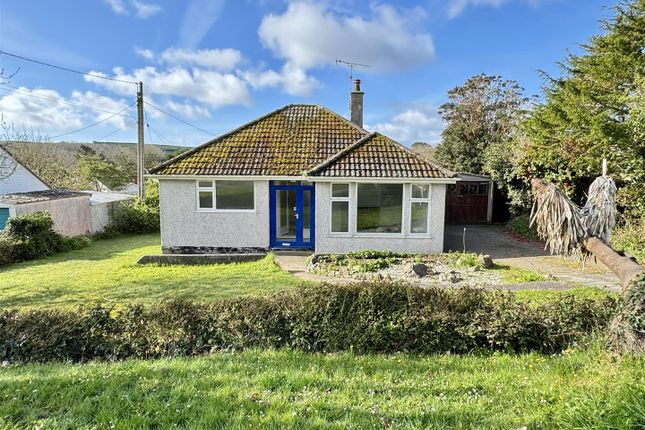 2 bed property, in Portheast Way, £250,000