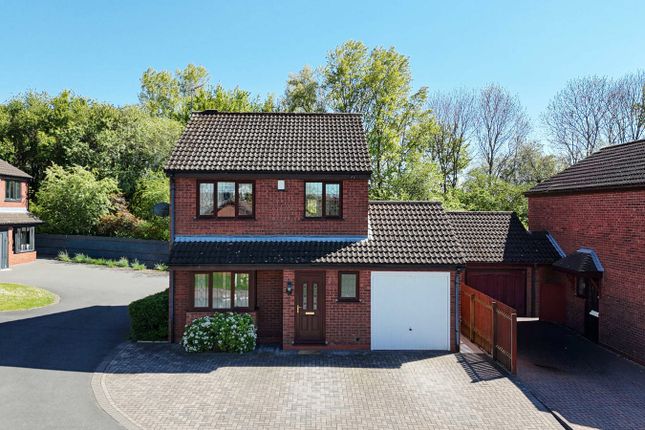 3 bed property, in Penryn Close, £324,950