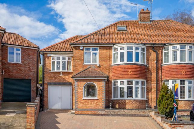 5 bed property, in Almsford Drive, £535,000