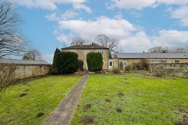 3 bed property, in Long Lane, £400,000