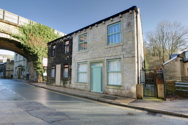 3 bed property, in New Road, £240,000