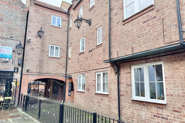 1 bed property, in Clarks Yard, £50,000
