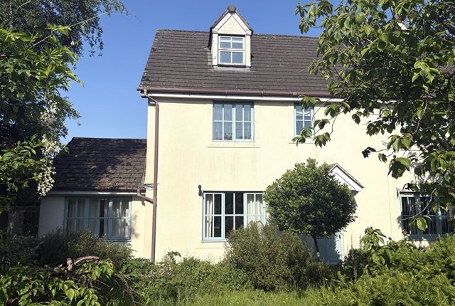 3 bed property, in Station Road, £350,000