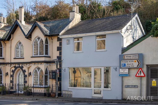 1 bed property, in Fore Street, £170,000