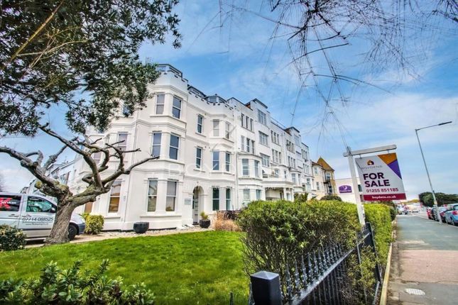 2 bed property, in Marine Parade West, £95,000