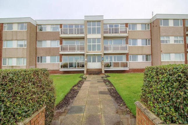 2 bed property, in Queens Promenade, £142,500