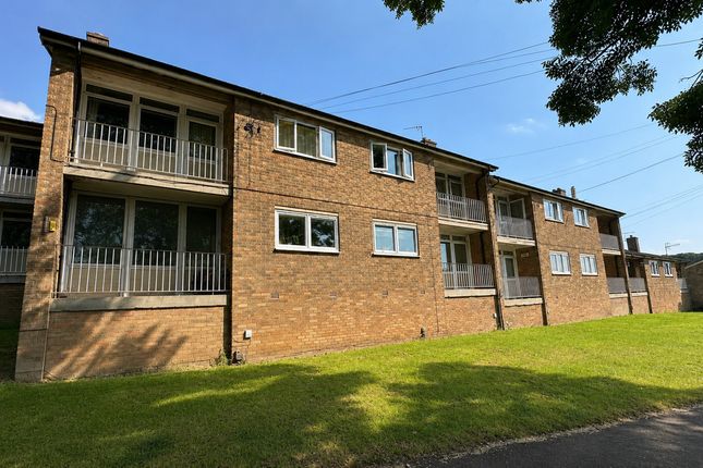 1 bed property, in Spotswood Drive, £75,000