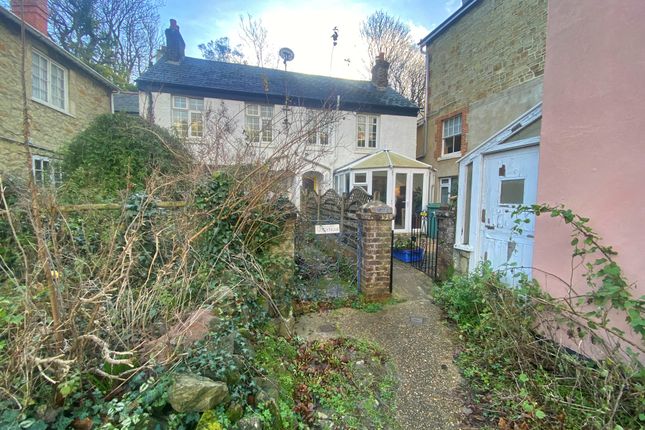 2 bed property, in Belgrave Road, £210,000