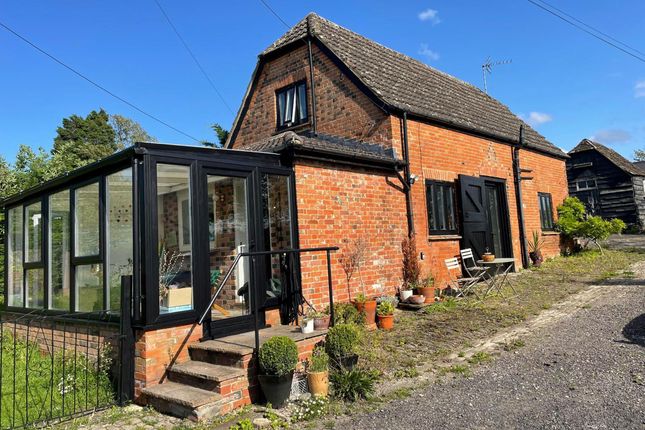 2 bed property, in Grittenham, £475,000