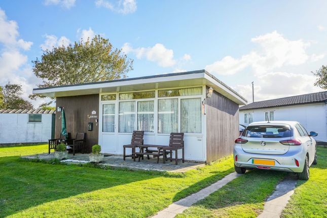 2 bed property, in Links Road, £63,000