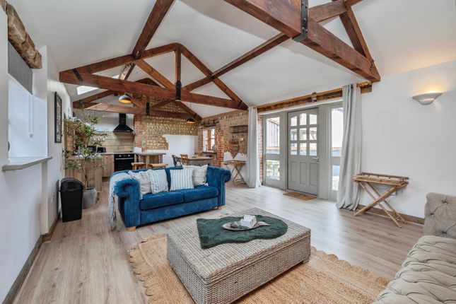 2 bed property, in Cromer Road, £315,000