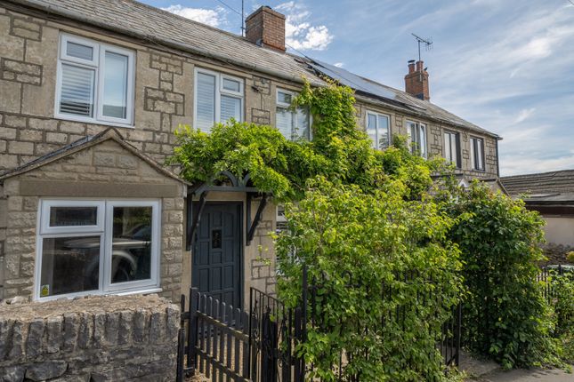 2 bed property, in Heath Cottages, £290,000