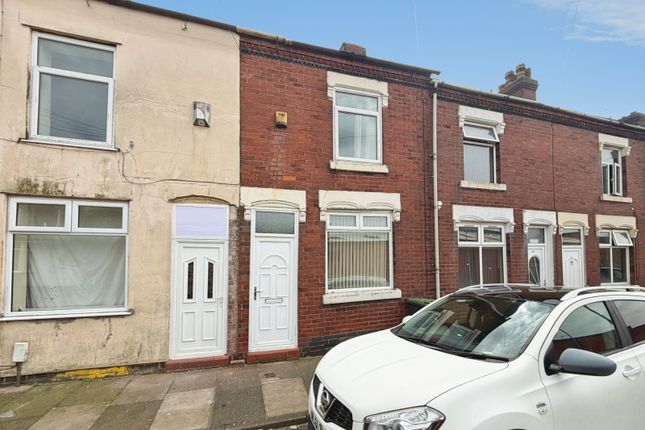 2 bed property, in Hillary Street, £100,000