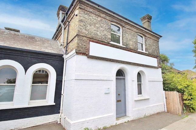 3 bed property, in Thornbury Road, £650,000
