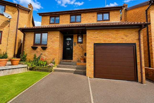 4 bed property, in Tylcha Ganol, £369,999