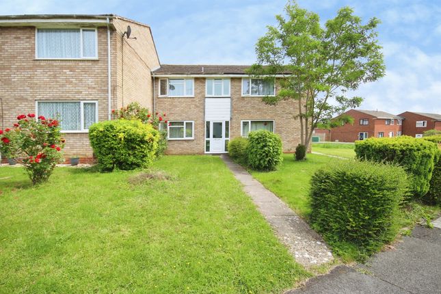 2 bed property, in Gifford Walk, £200,000