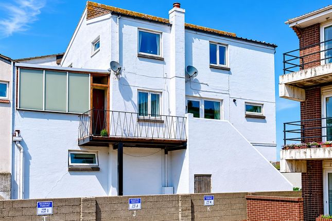 4 bed property, in Pillar Avenue, £235,000