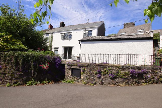 2 bed property, in School Street, £250,000