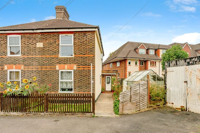 2 bed property, in Wilton Road, £375,000