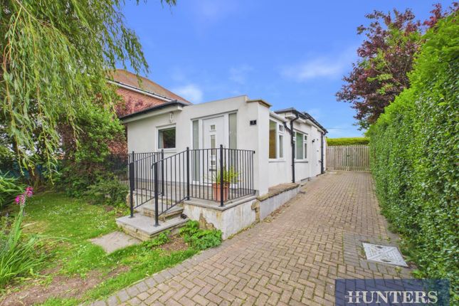 2 bed property, in Riviera Drive, £325,000