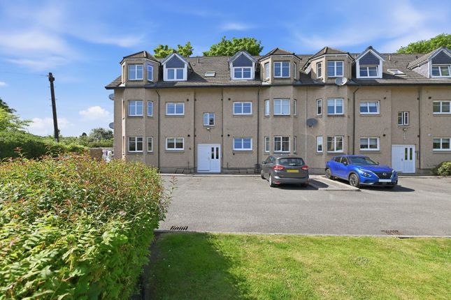 2 bed property, in Victoria Road, £108,000