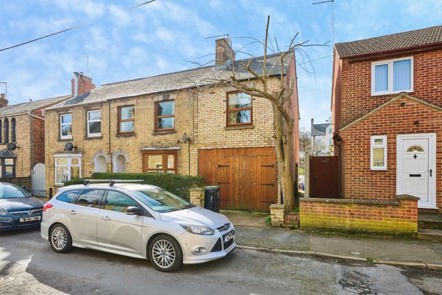 5 bed property, in Rock Road, £350,000