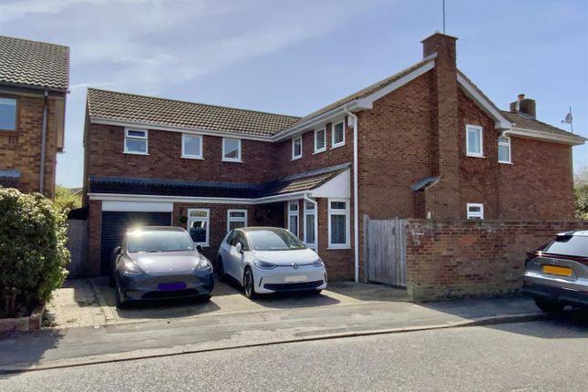 4 bed property, in Mountsfield Close, £730,000