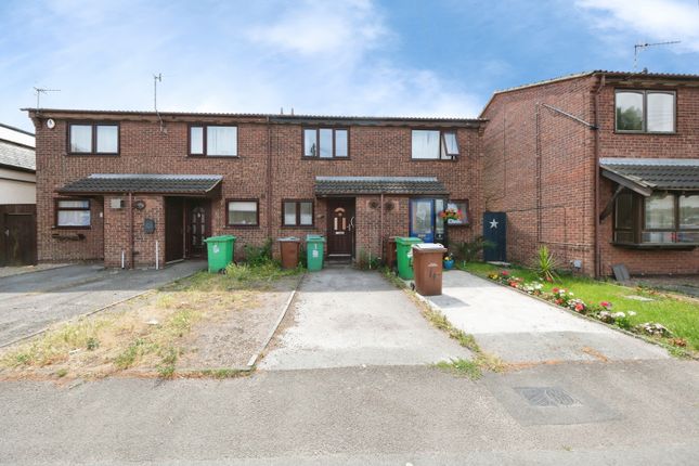 2 bed property, in Crest View, £110,000