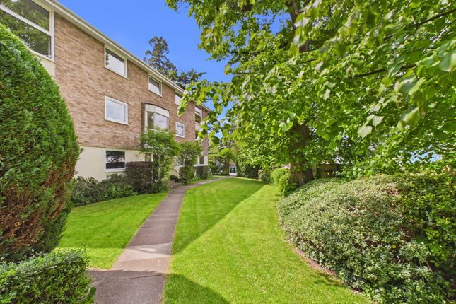 2 bed property, in The Park, £225,000