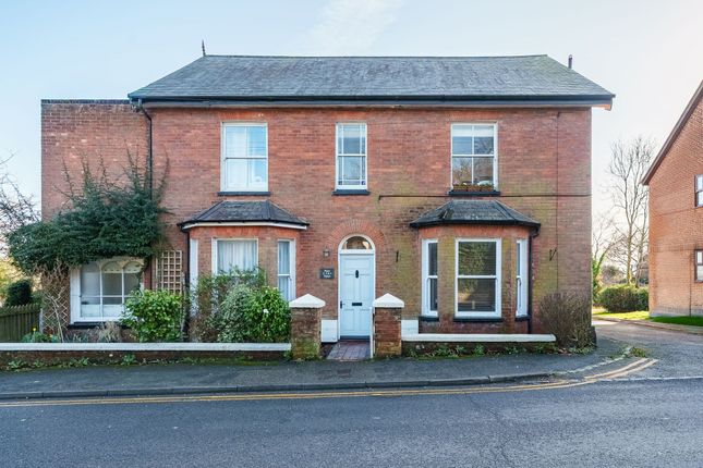 2 bed property, in Cross In Hand, £210,000