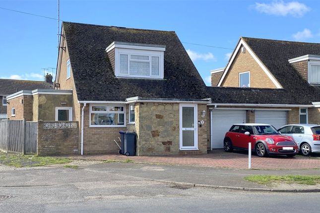 3 bed property, in Cokeham Road, £450,000