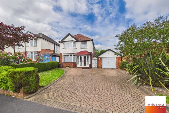 3 bed property, in Woodgreen Road, £480,000